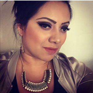 Meet your Posher, Lorena